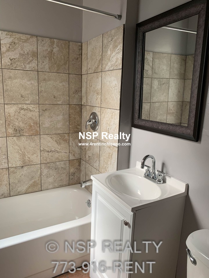 5670 N Ridge Ave #2B - Photo 4 of 5