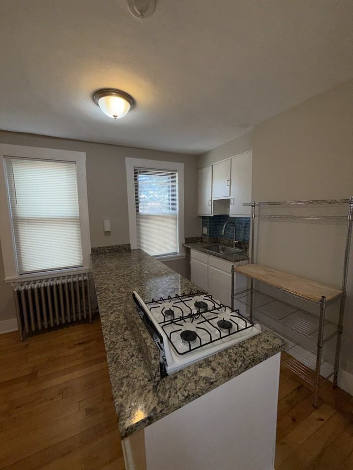 39 Beacon St #3 - Photo 6 of 13