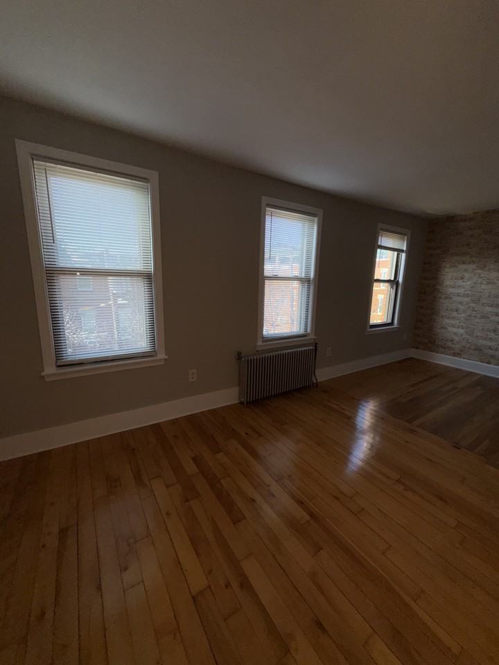 39 Beacon St #3 - Photo 7 of 13