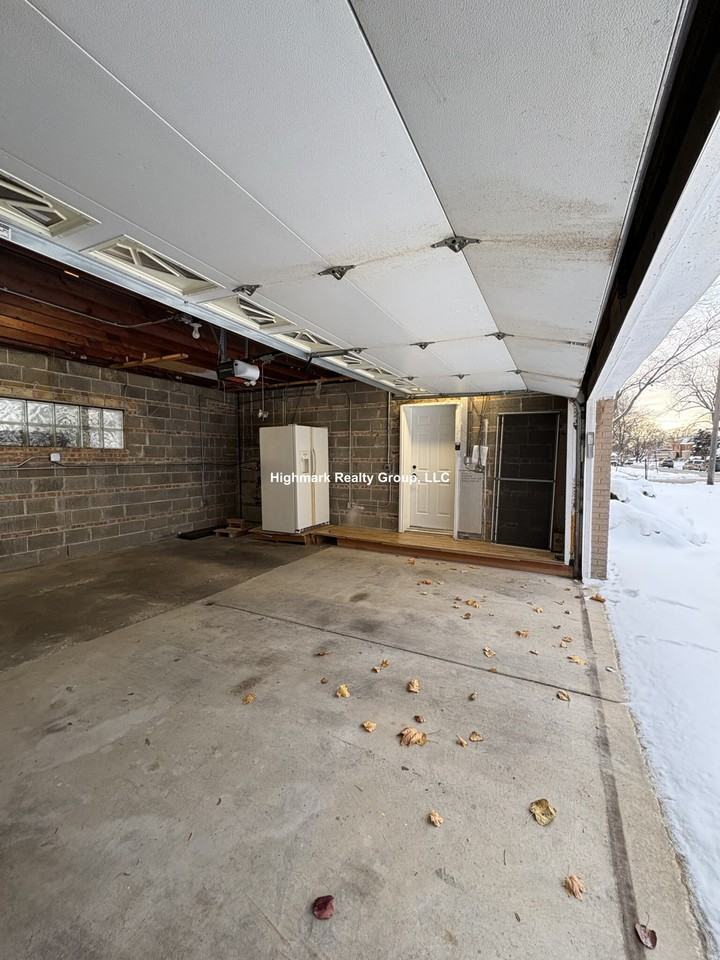 7225 N East Prairie Rd #1 - Photo 5 of 28