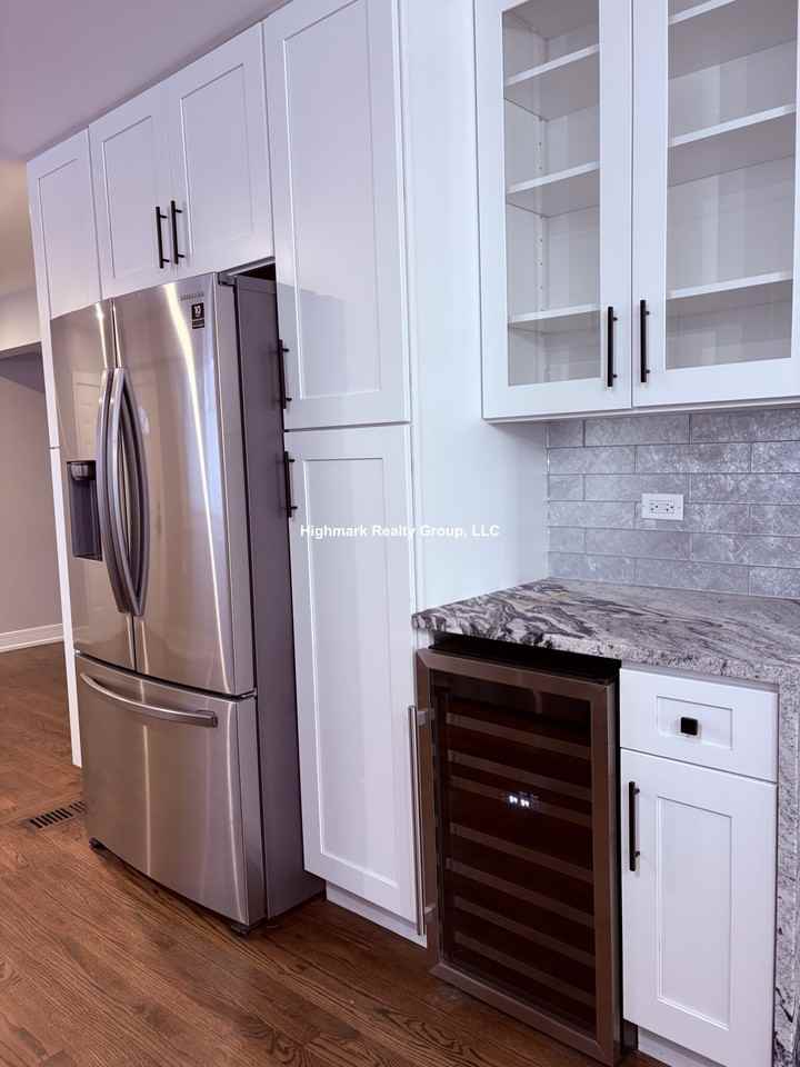 7225 N East Prairie Rd #1 - Photo 3 of 28