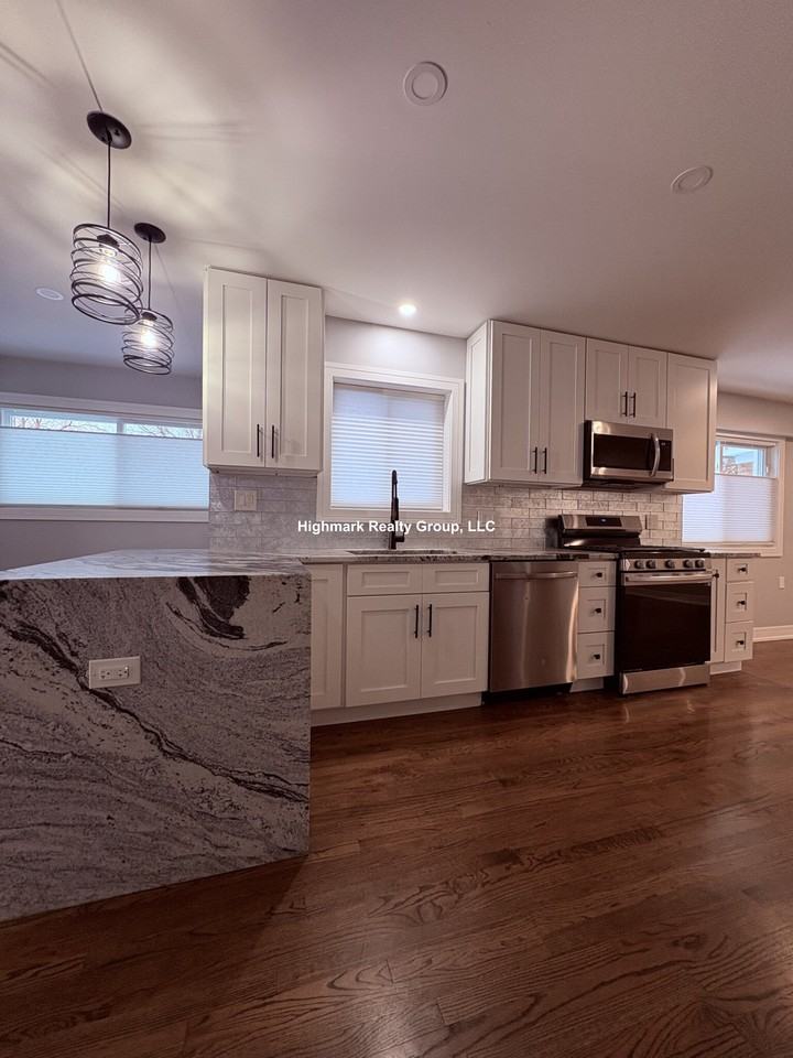 7225 N East Prairie Rd #1 - Photo 4 of 28