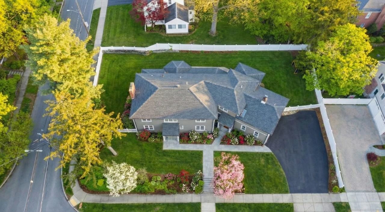 150 Country Club Rd - Photo 5 of 33