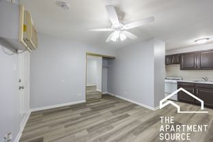 4537 N Dover St #2C - Photo 1 of 1