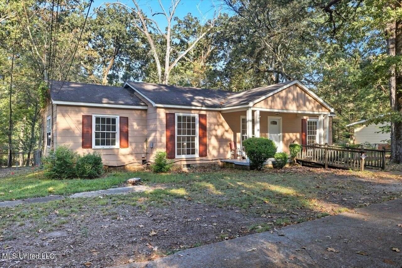 211 West Lakeview Drive - Photo 3 of 26