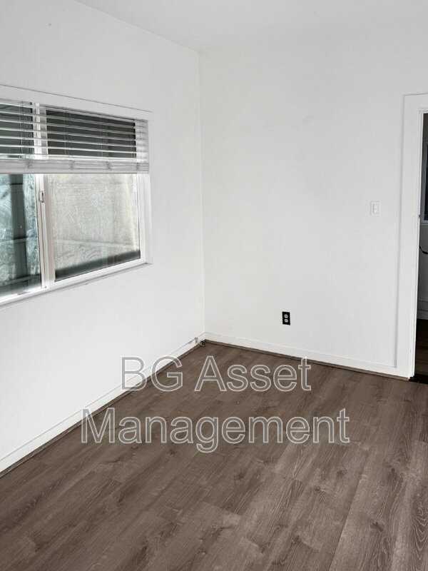 859 California Boulevard #B - Photo 6 of 13