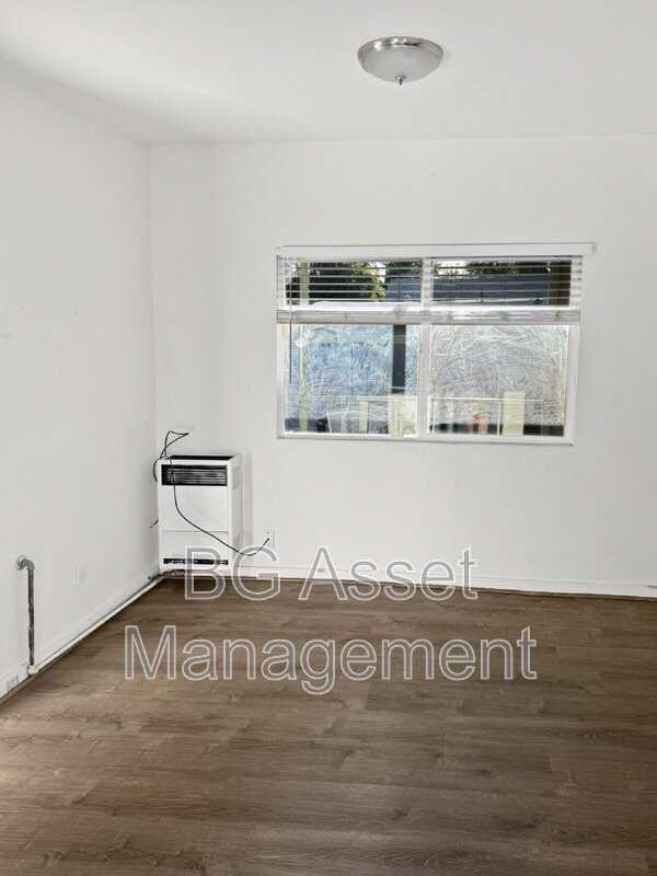 859 California Boulevard #B - Photo 7 of 13