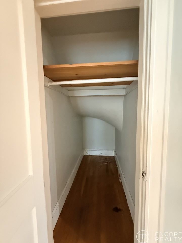 723 Bennington St #1 - Photo 4 of 15