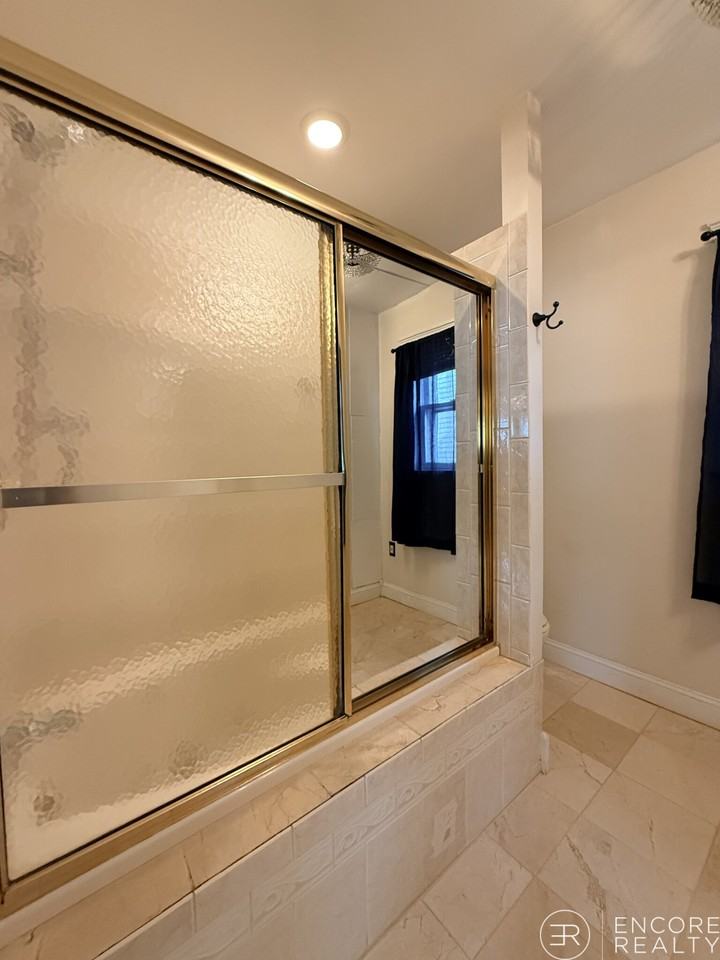 723 Bennington St #1 - Photo 7 of 15