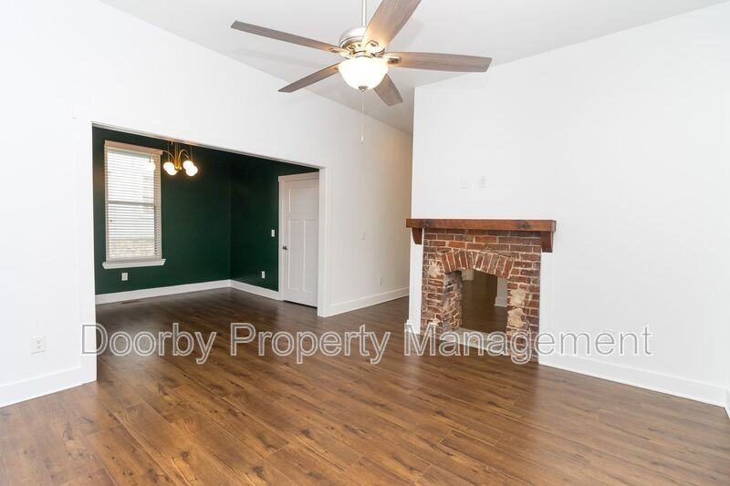 2012 E 12th St - Photo 2 of 24