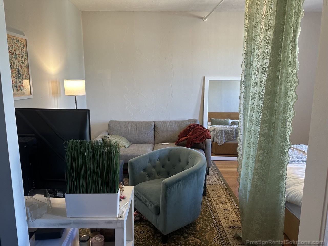 Woodstock Ave #12 - Photo 4 of 12