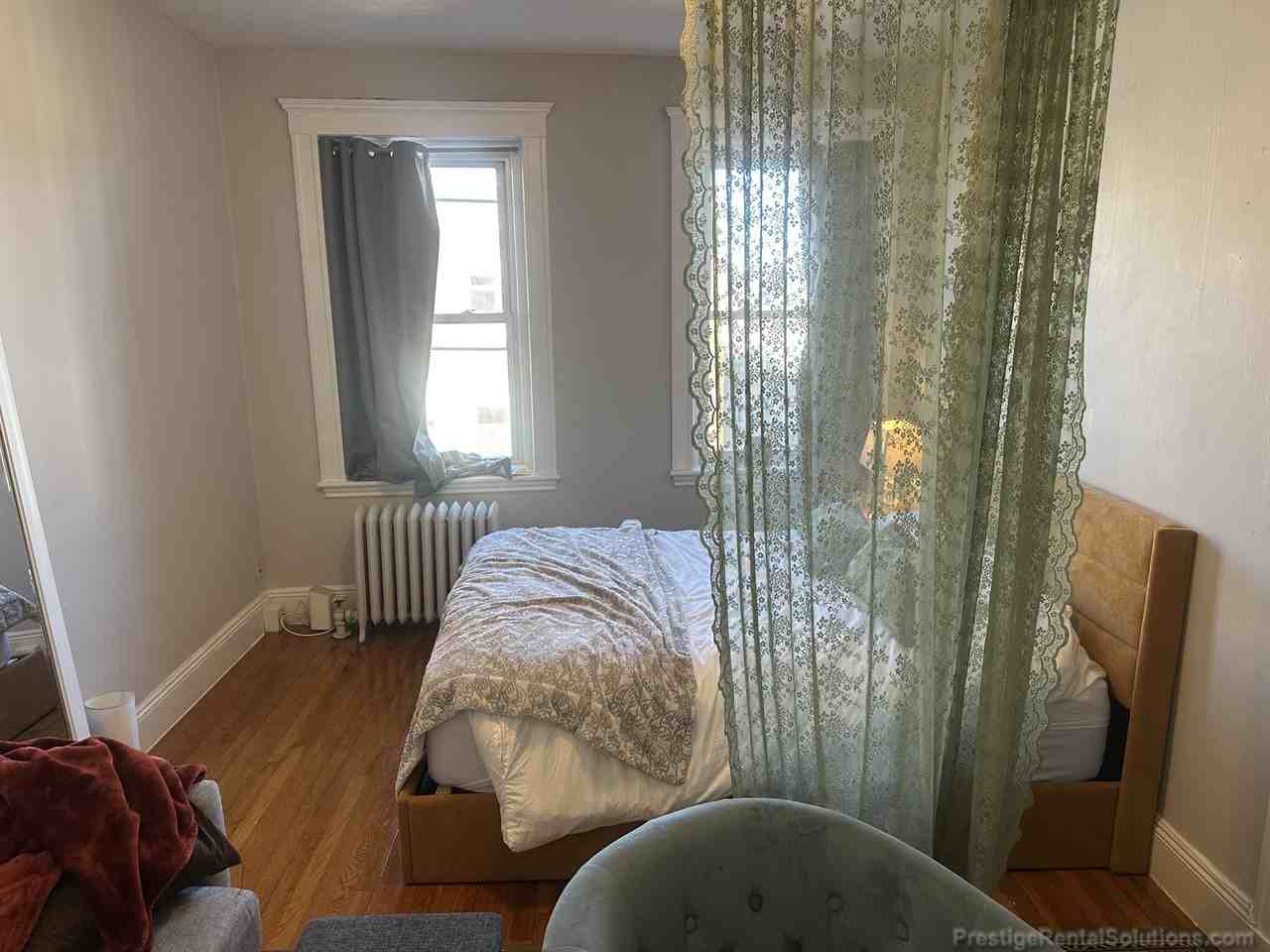 Woodstock Ave #12 - Photo 5 of 12