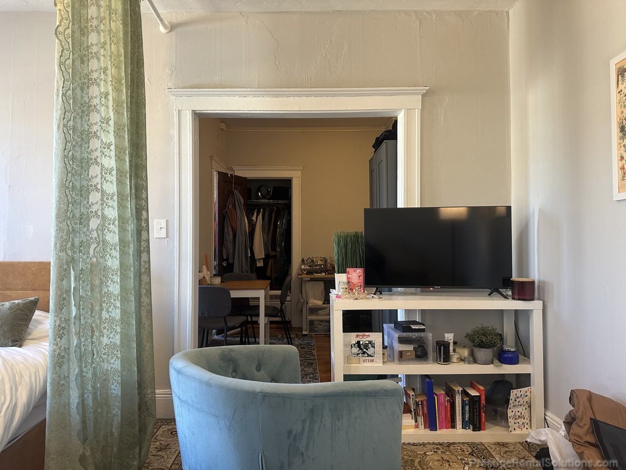 Woodstock Ave #12 - Photo 7 of 12