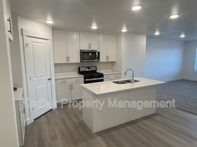 1088 Nw - Photo 5 of 22