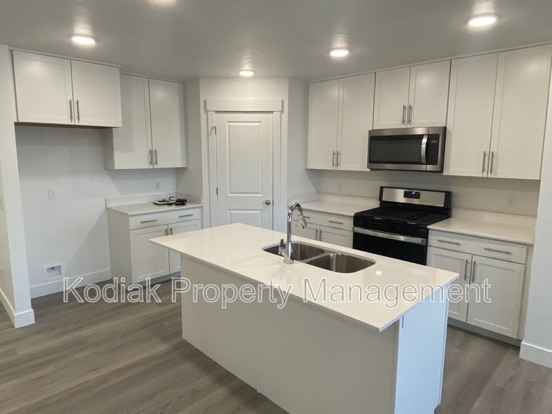 1088 Nw - Photo 6 of 22