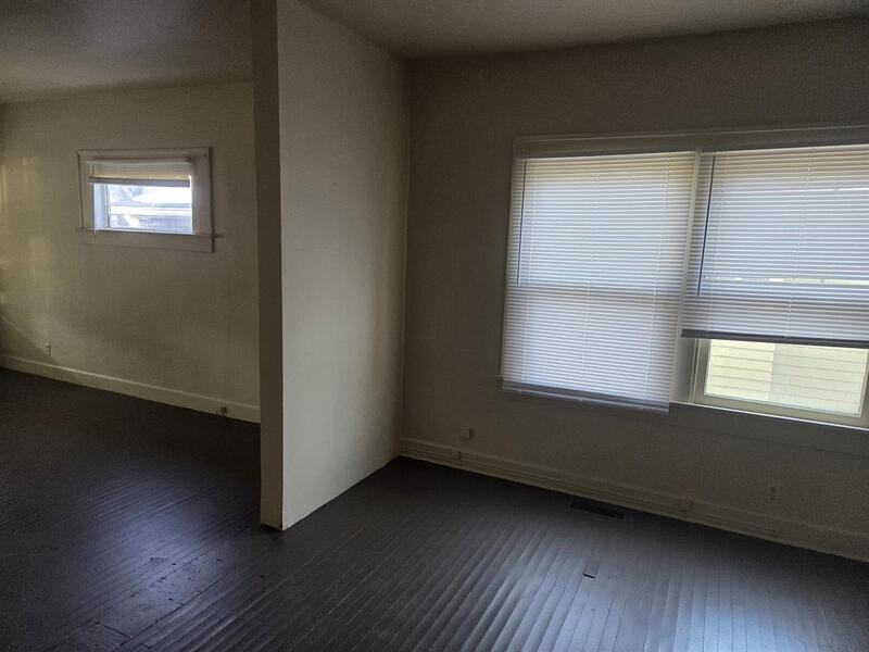 927 N Dequincy St - Photo 5 of 9