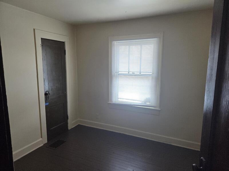 927 N Dequincy St - Photo 6 of 9