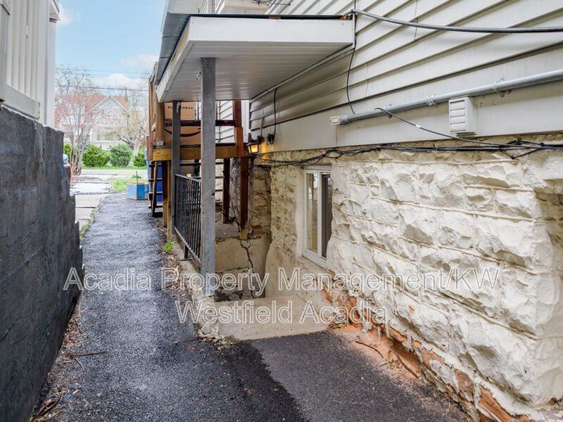 620 S St #A - Photo 2 of 50