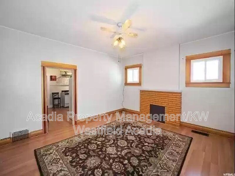 620 S St #A - Photo 6 of 50