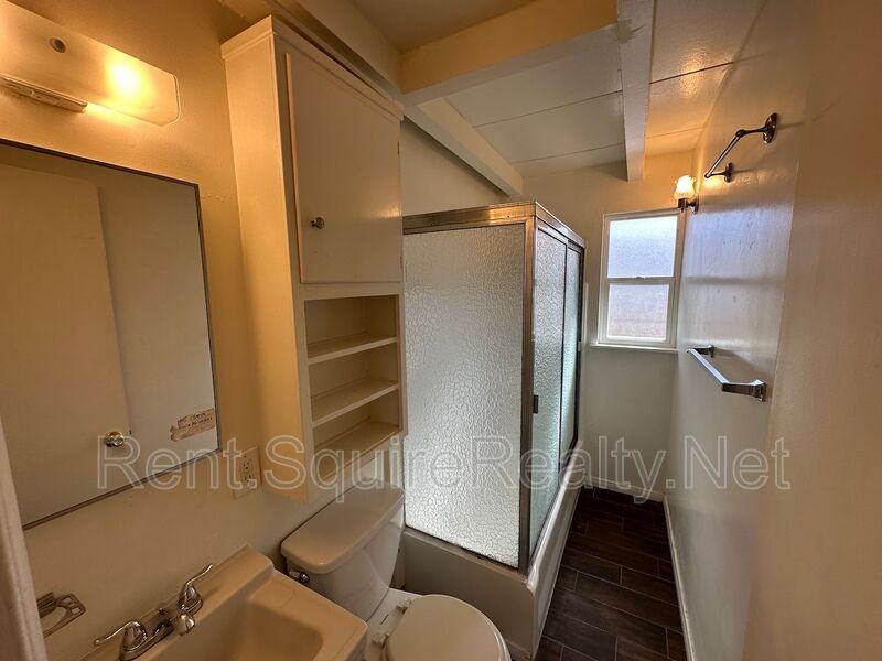 1015 North Azusa Avenue #06 - Photo 6 of 22