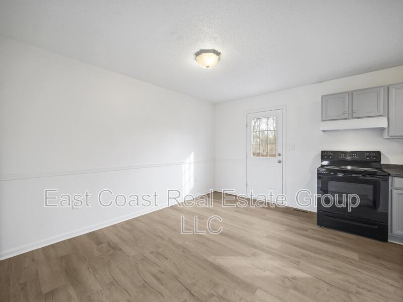 45 Bruce Dr - Photo 7 of 26