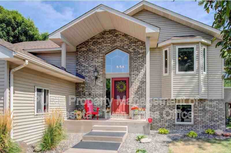 23060 Creekview Ct - Photo 2 of 18