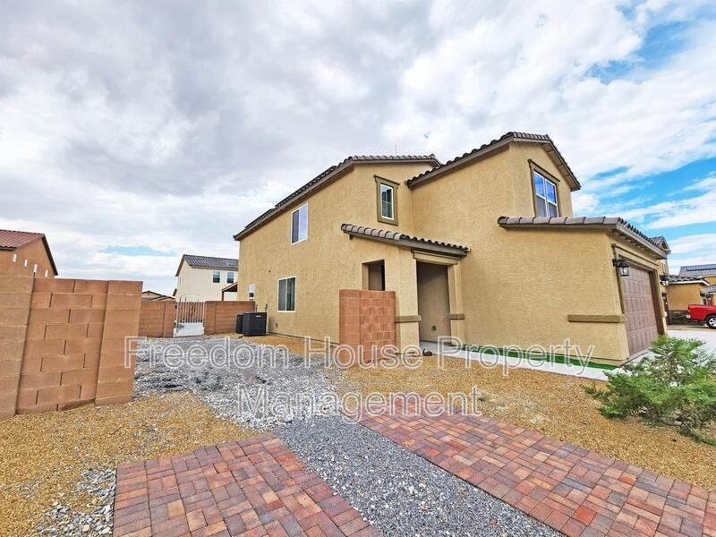 3821 E Weld Ave - Photo 3 of 43