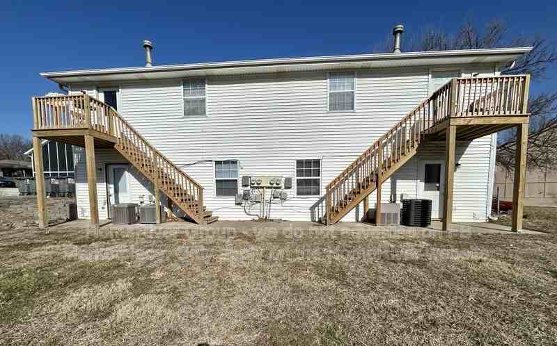 700 Northeast Ball Drive #B - Photo 4 of 27