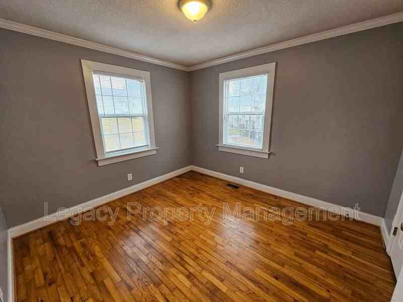 609 E Willowbrook Dr - Photo 6 of 10