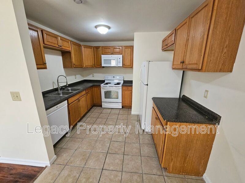 531 S Anthony St - Photo 3 of 8