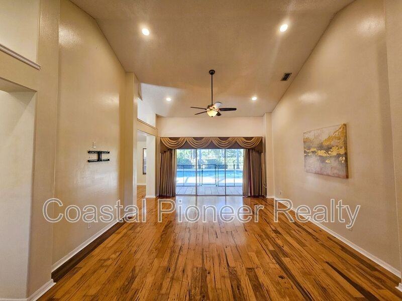 14504 Brambie Ct - Photo 6 of 39