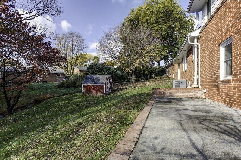 110 Shasta Ct - Photo 3 of 20