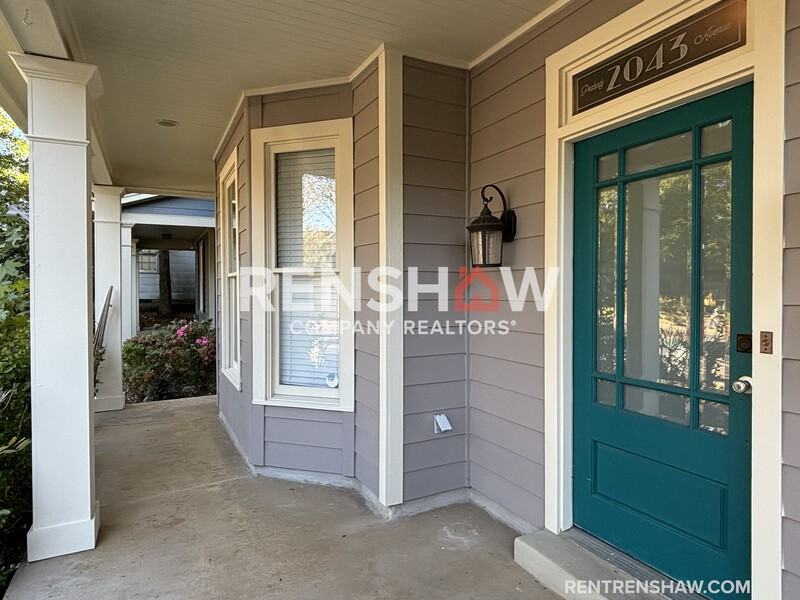 2043 Peabody Ave - Photo 3 of 31