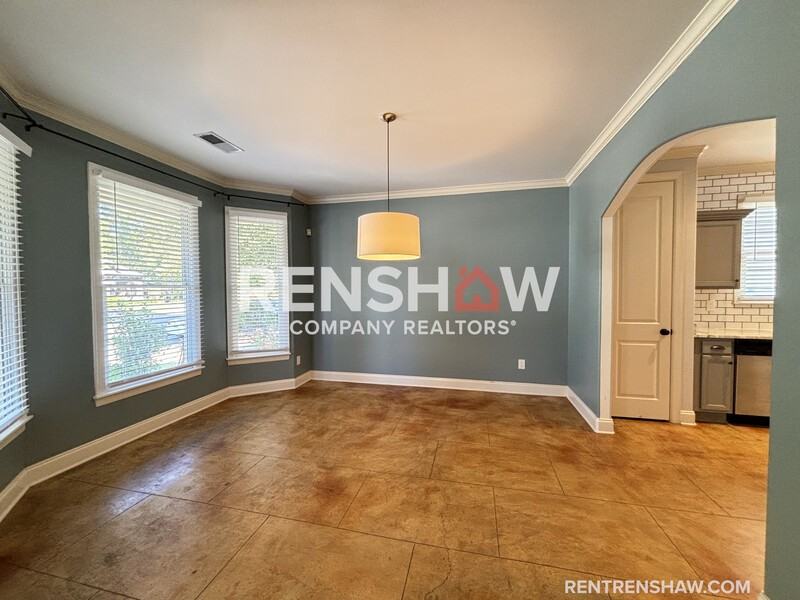 2043 Peabody Ave - Photo 5 of 31