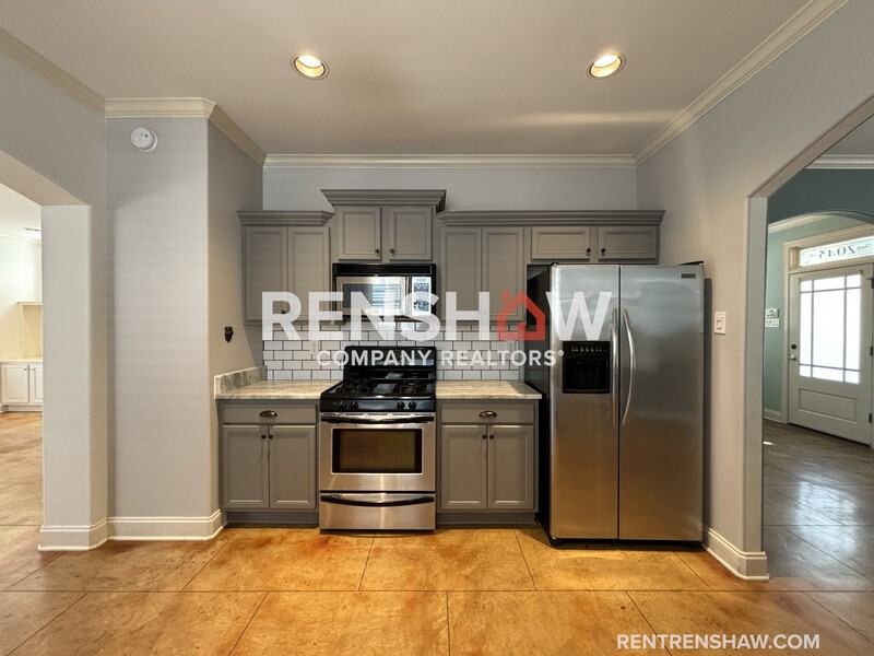 2043 Peabody Ave - Photo 7 of 31