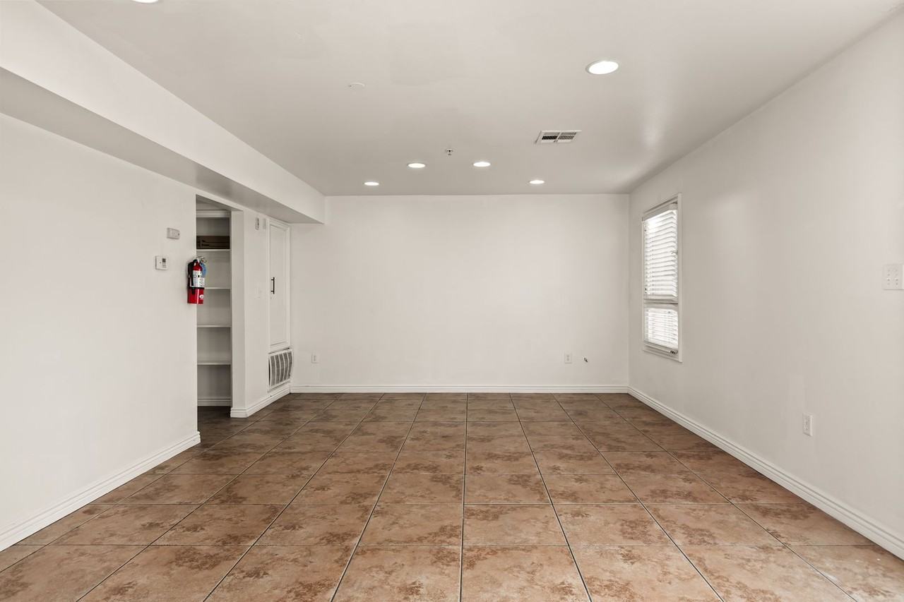 2673 Menlo - Photo 3 of 50