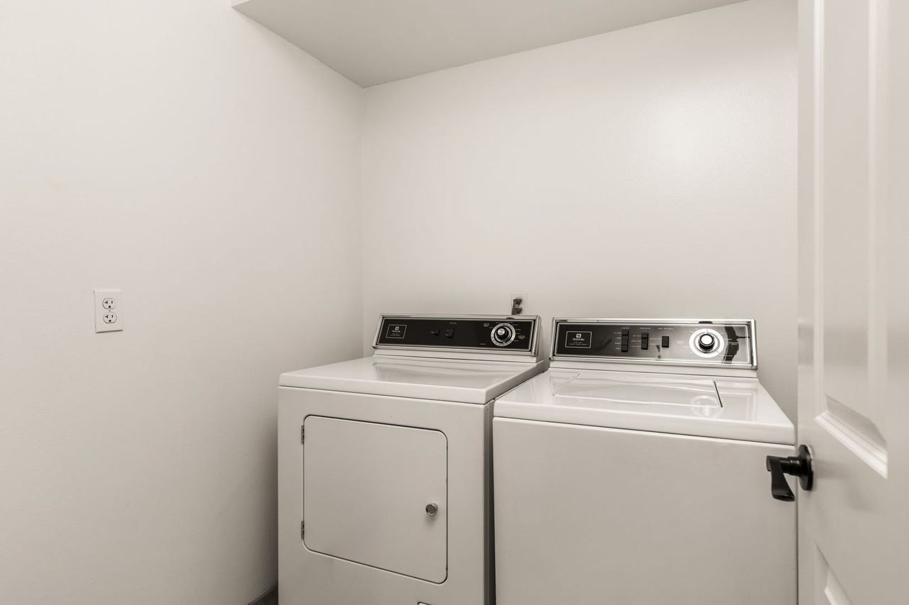 2673 Menlo - Photo 4 of 50