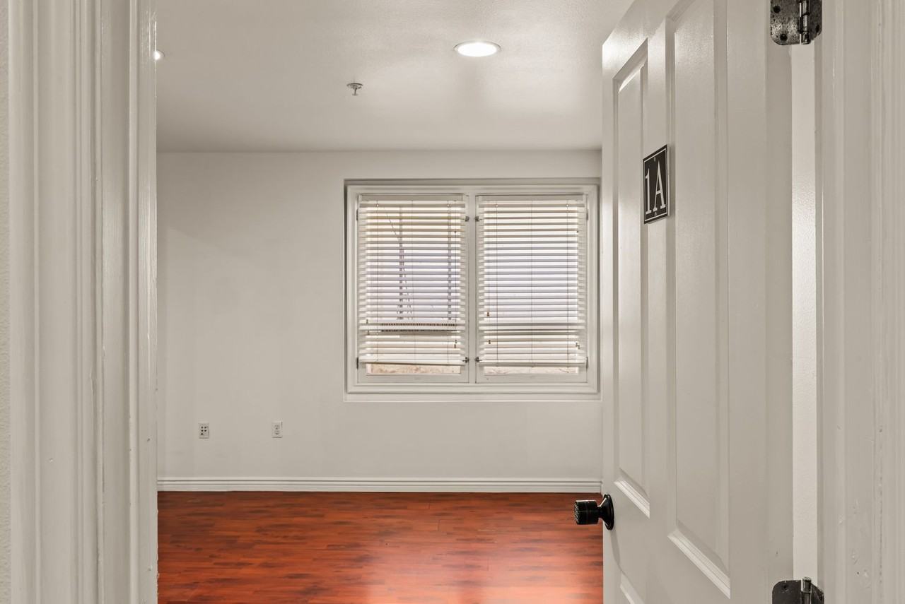 2673 Menlo - Photo 5 of 50