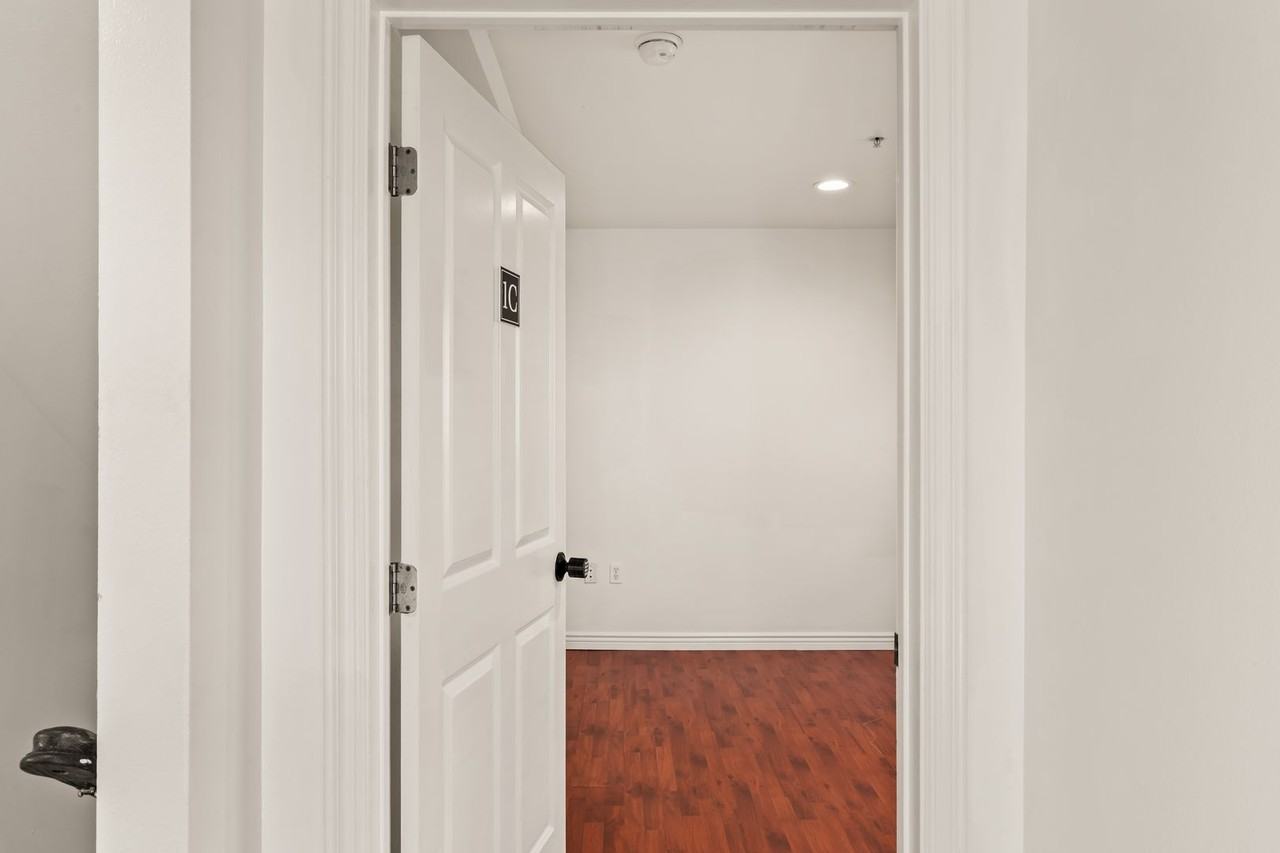 2673 Menlo - Photo 6 of 50