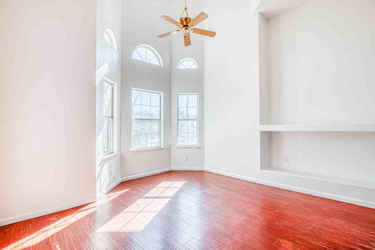 1409 Black Ridge Dr - Photo 2 of 28