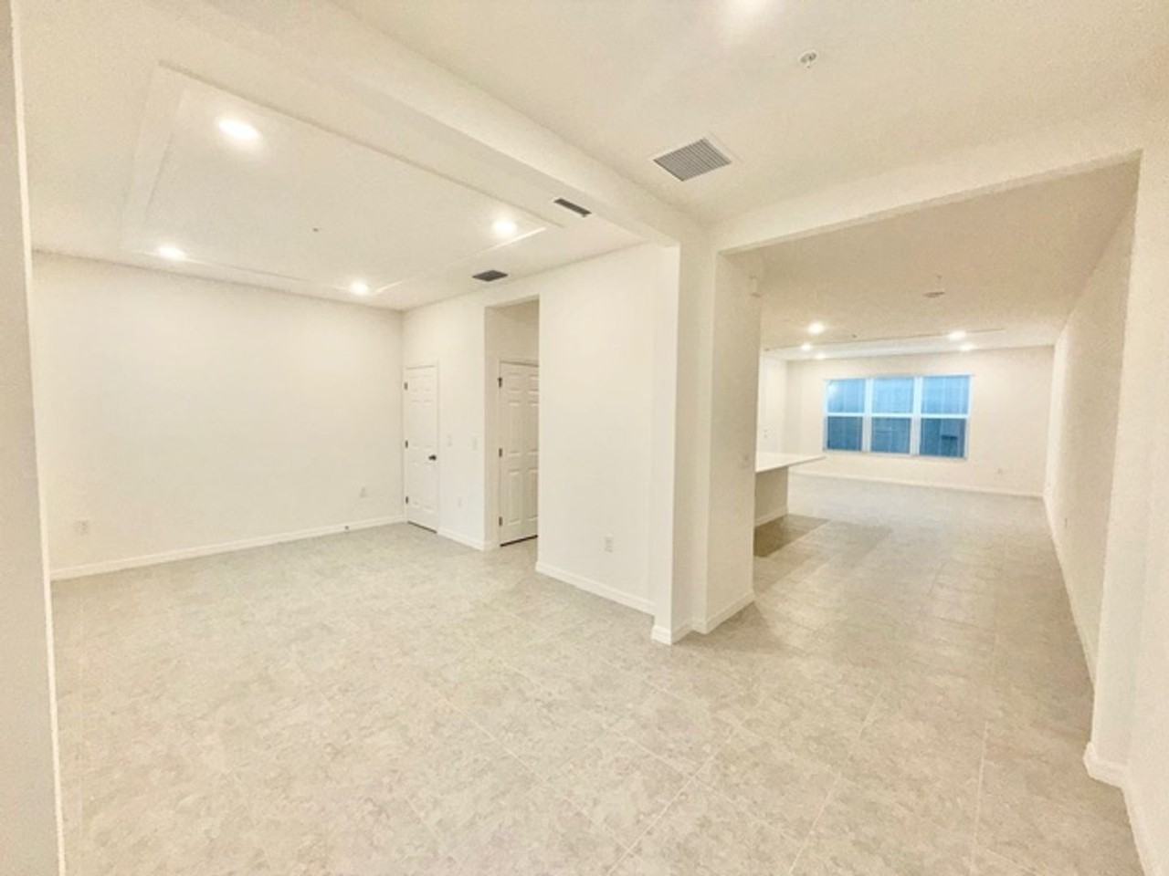 1463 Alston Bay Blvd - Photo 3 of 20