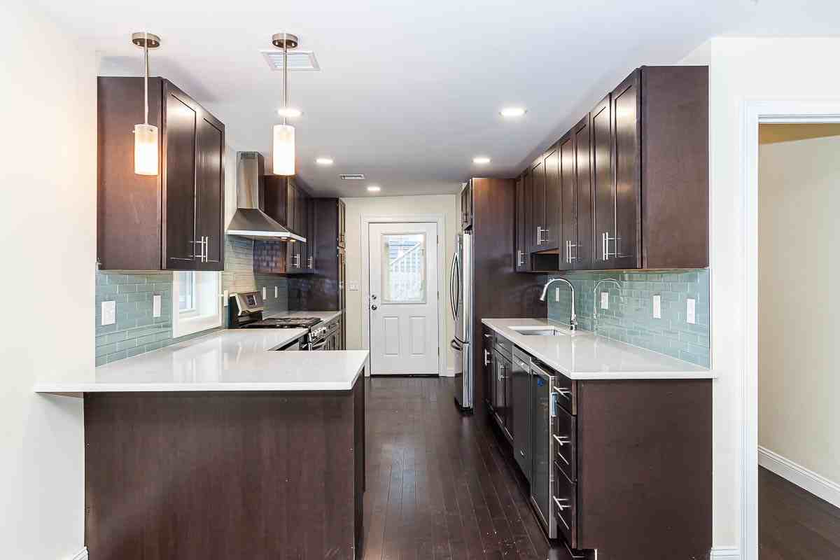 28 Albion St #3D - Photo 3 of 33
