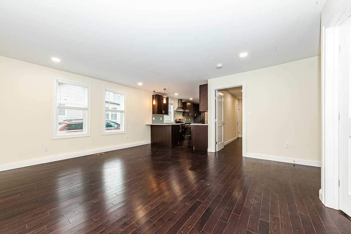 28 Albion St #3D - Photo 7 of 33