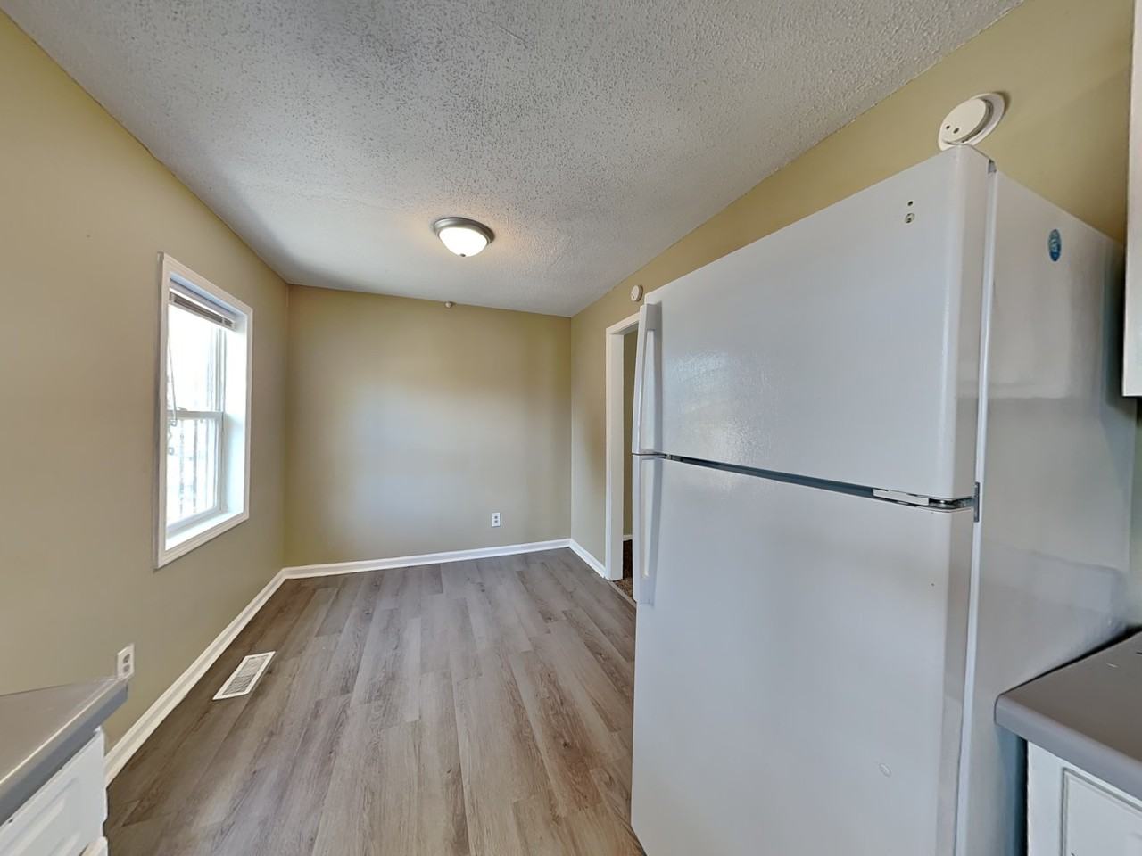 481 Iota Avenue South - Photo 3 of 18