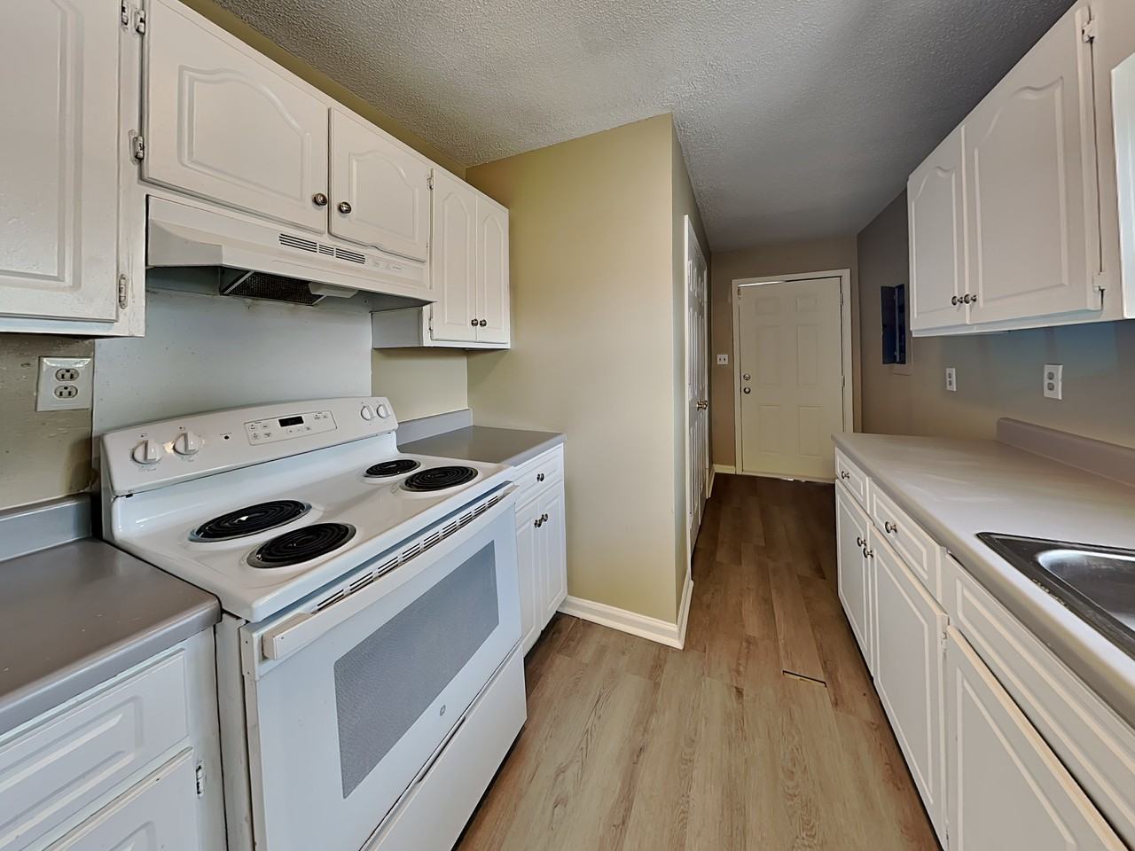 481 Iota Avenue South - Photo 4 of 18