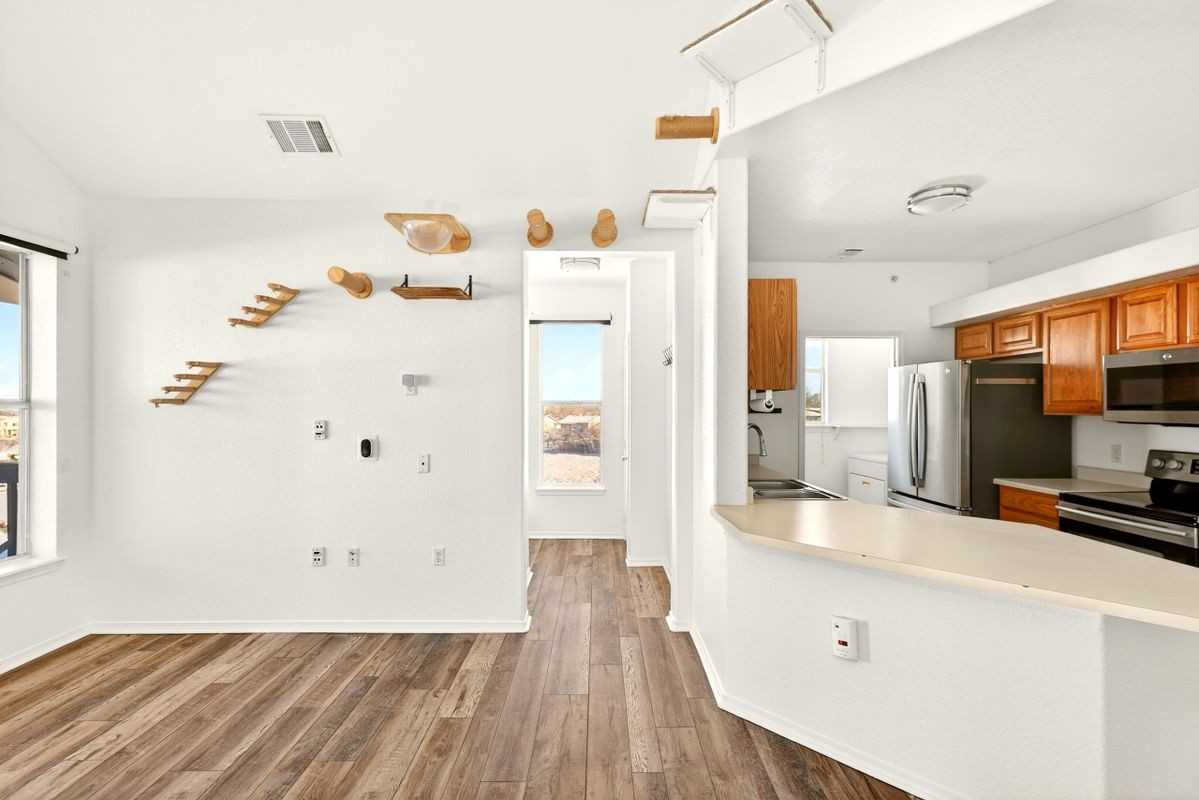 18929 E Warren Cir - Photo 5 of 50