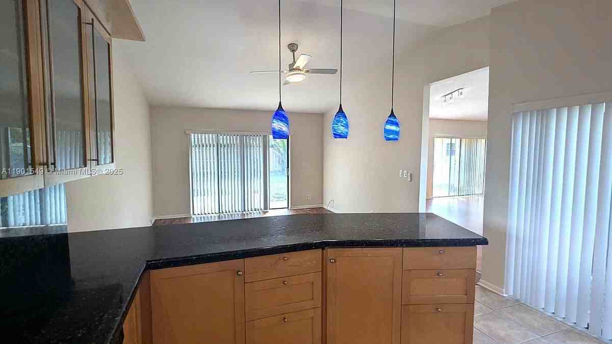 10140 Torchwood Ave - Photo 5 of 12