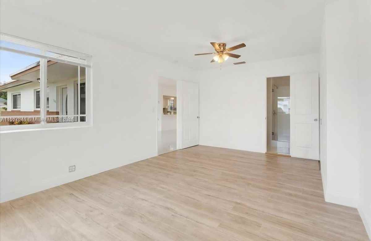 7160 Southwest 5th Court - Photo 4 of 16