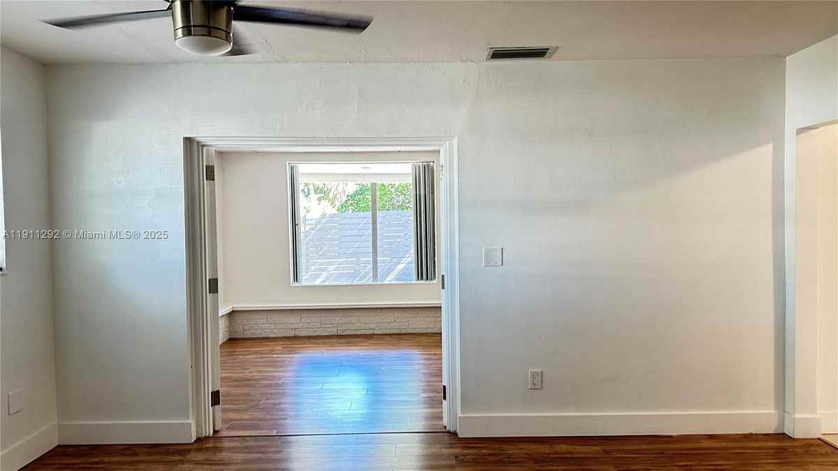 4460 Ne 13th Ter - Photo 6 of 16