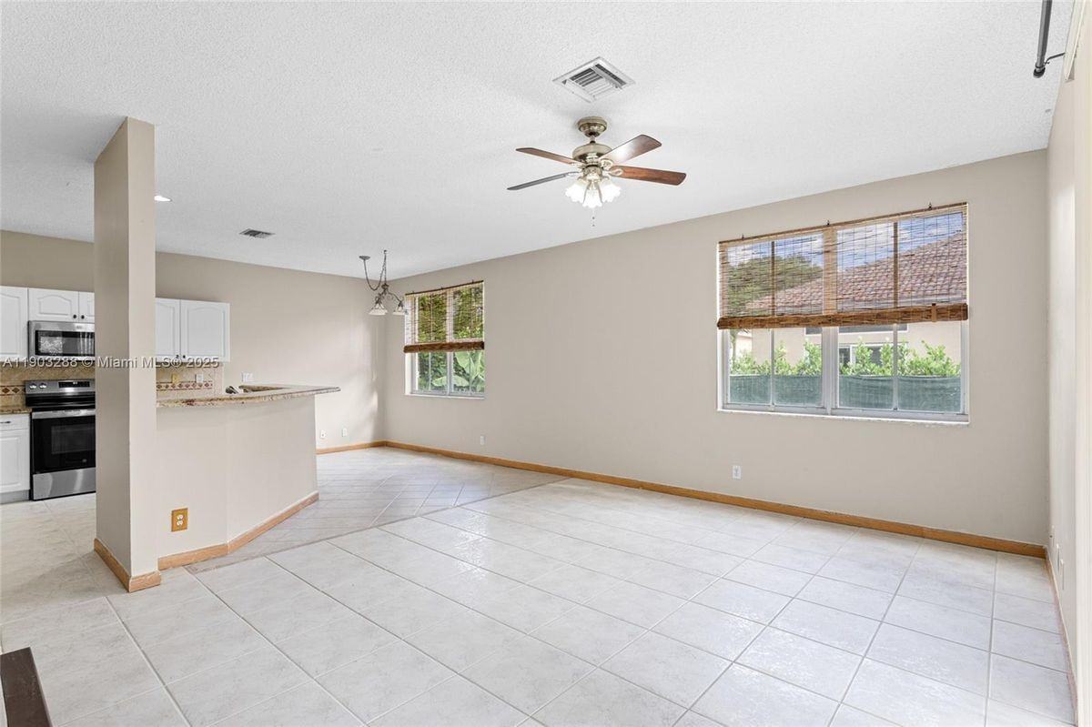 4490 Foxtail Ln - Photo 5 of 6